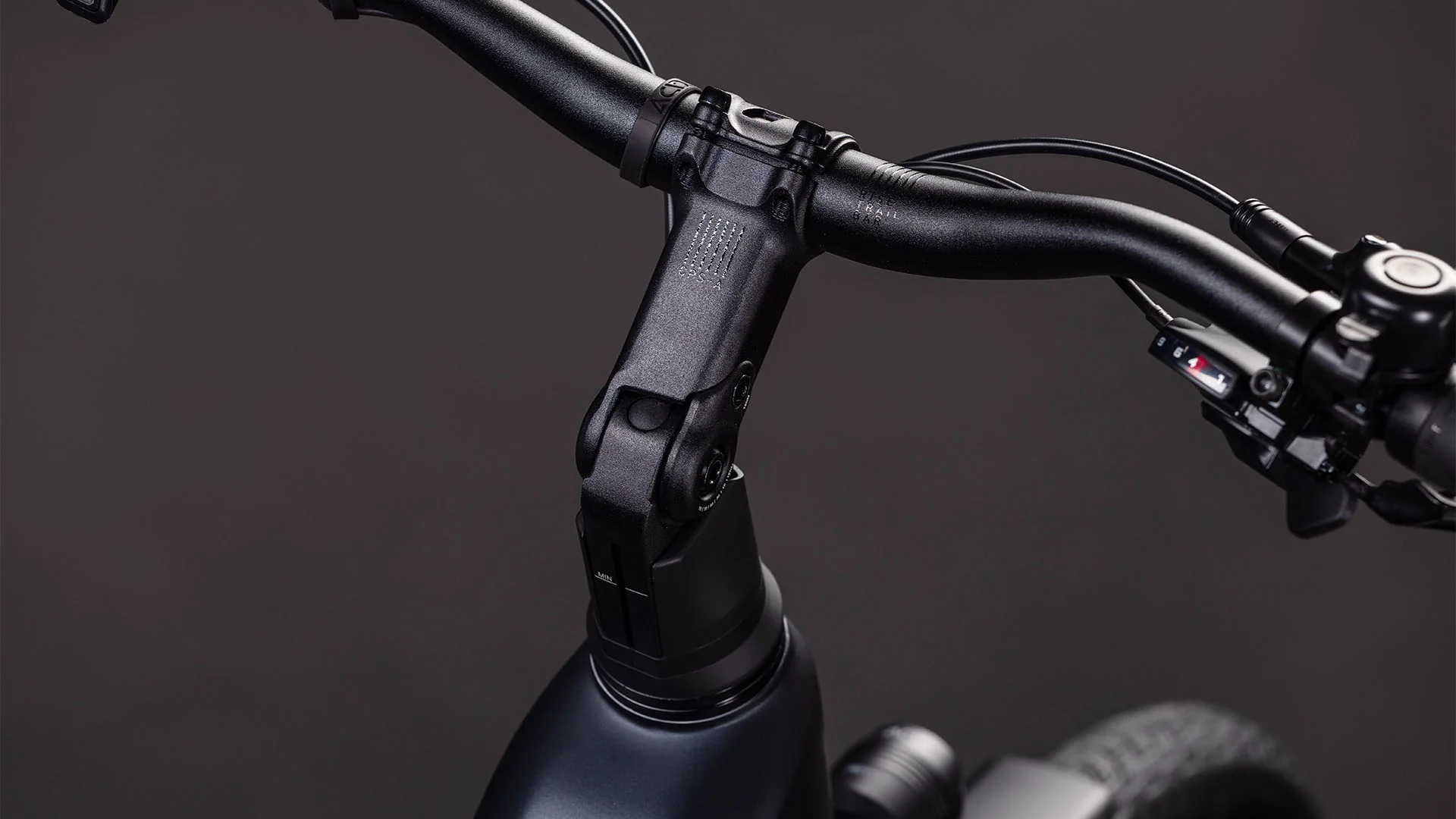 Cube Touring Hybrid ONE 600 coal´n´chrome Easy Entry 2026 - Image 3